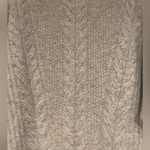 Magaschoni Cashmere light grey cable knit sweater (XL) NWT - Picture 8 of 9